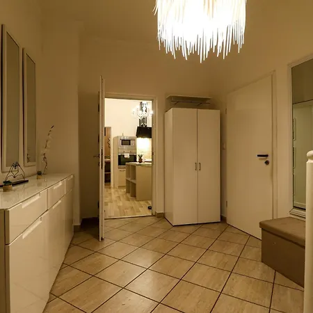 شقة Grosses, Vollausgestattes Fuer 5 Personen Mit Wlan, Vollausgestatteter Kueche, Waschmaschine Und Trockner *