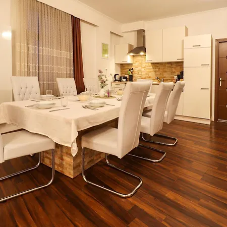 Grosses, Vollausgestattes Fuer 5 Personen Mit Wlan, Vollausgestatteter Kueche, Waschmaschine Und Trockner クリミッチャウ