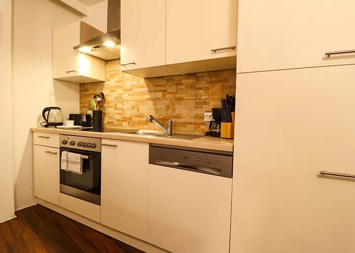 Grosses, Vollausgestattes Fuer 5 Personen Mit Wlan, Vollausgestatteter Kueche, Waschmaschine Und Trockner Apartment