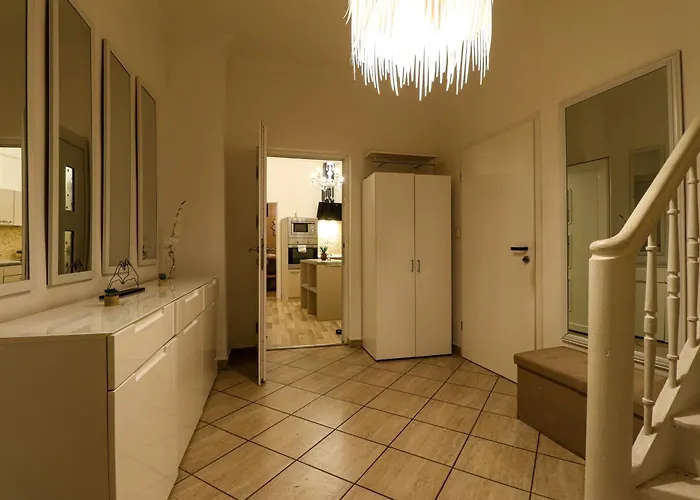 Apartment Grosses, Vollausgestattes Fuer 5 Personen Mit Wlan, Vollausgestatteter Kueche, Waschmaschine Und Trockner *