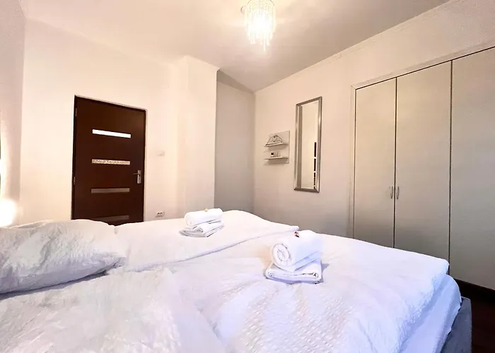 Apartment Grosses, Vollausgestattes Fuer 5 Personen Mit Wlan, Vollausgestatteter Kueche, Waschmaschine Und Trockner